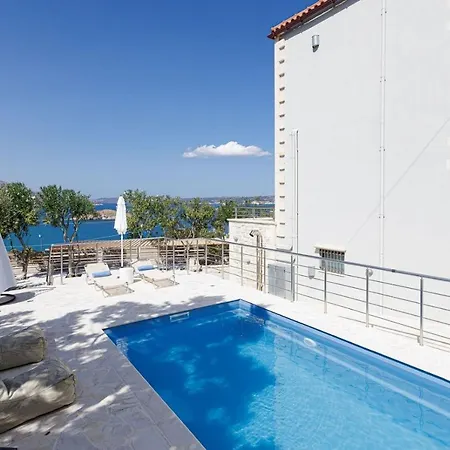 Thami Villa